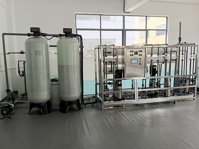 麗水客戶定制2噸超純水設(shè)備，安裝調(diào)試完成移交客戶使用。
